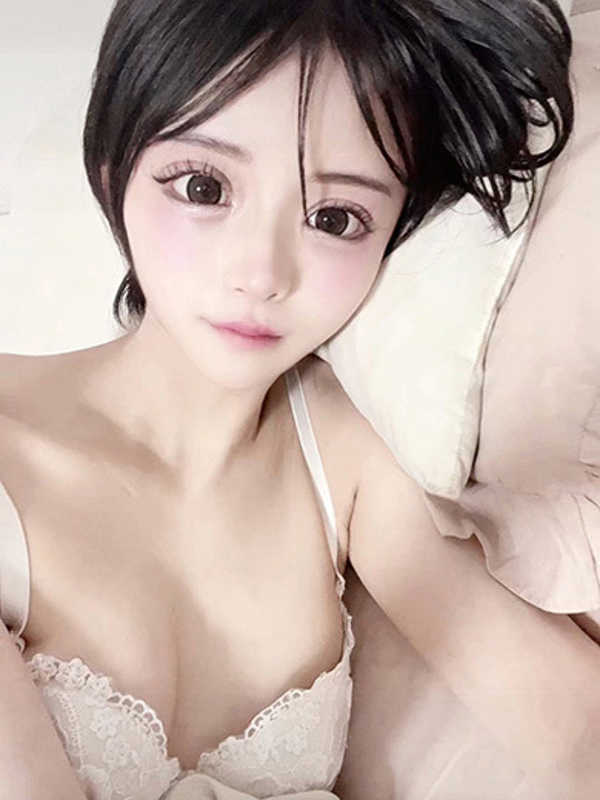 凜（りん）☆可憐な美貌…☆